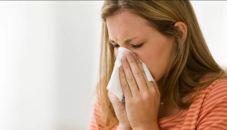 ١٠ نصائح لمرضى الحساسية يقدمها الدكتور إسلام عنان