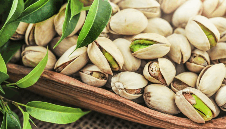 إسلام عنان يكشف فوائد الفسدق الصحية ويحذر من صوص البيستاشيو