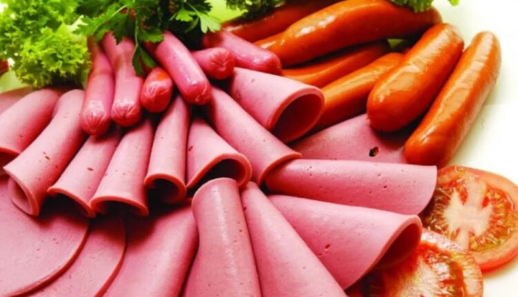 إسلام عنان يحذر: اللحوم المصنعة من مسببات السرطان