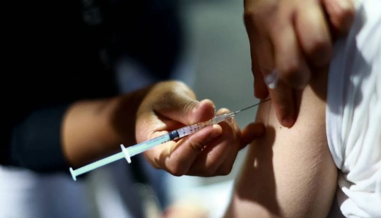 إسلام عنان: تحديث تركيبة لقاح الإنفلونزا لا يعني ظهور فيروس جديد أو تحذير من وباء